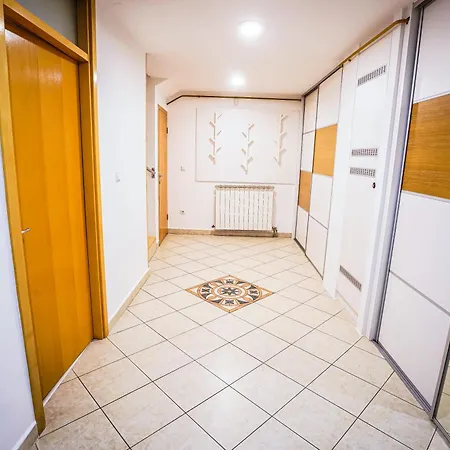 Vila Luxurious 4bdr Retreat With Cozy Fireplace Sarajevo