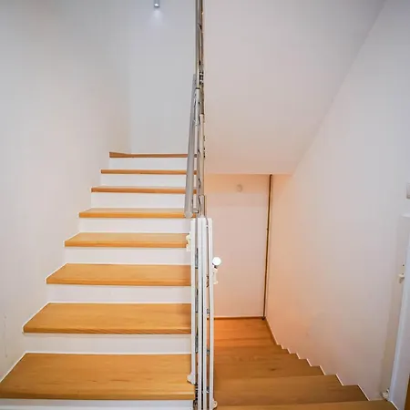 Luxurious 4bdr Retreat With Cozy Fireplace * Sarajevo