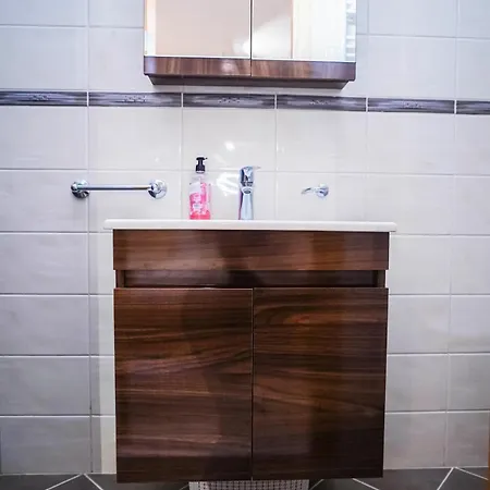 Vila Luxurious 4bdr Retreat With Cozy Fireplace Sarajevo